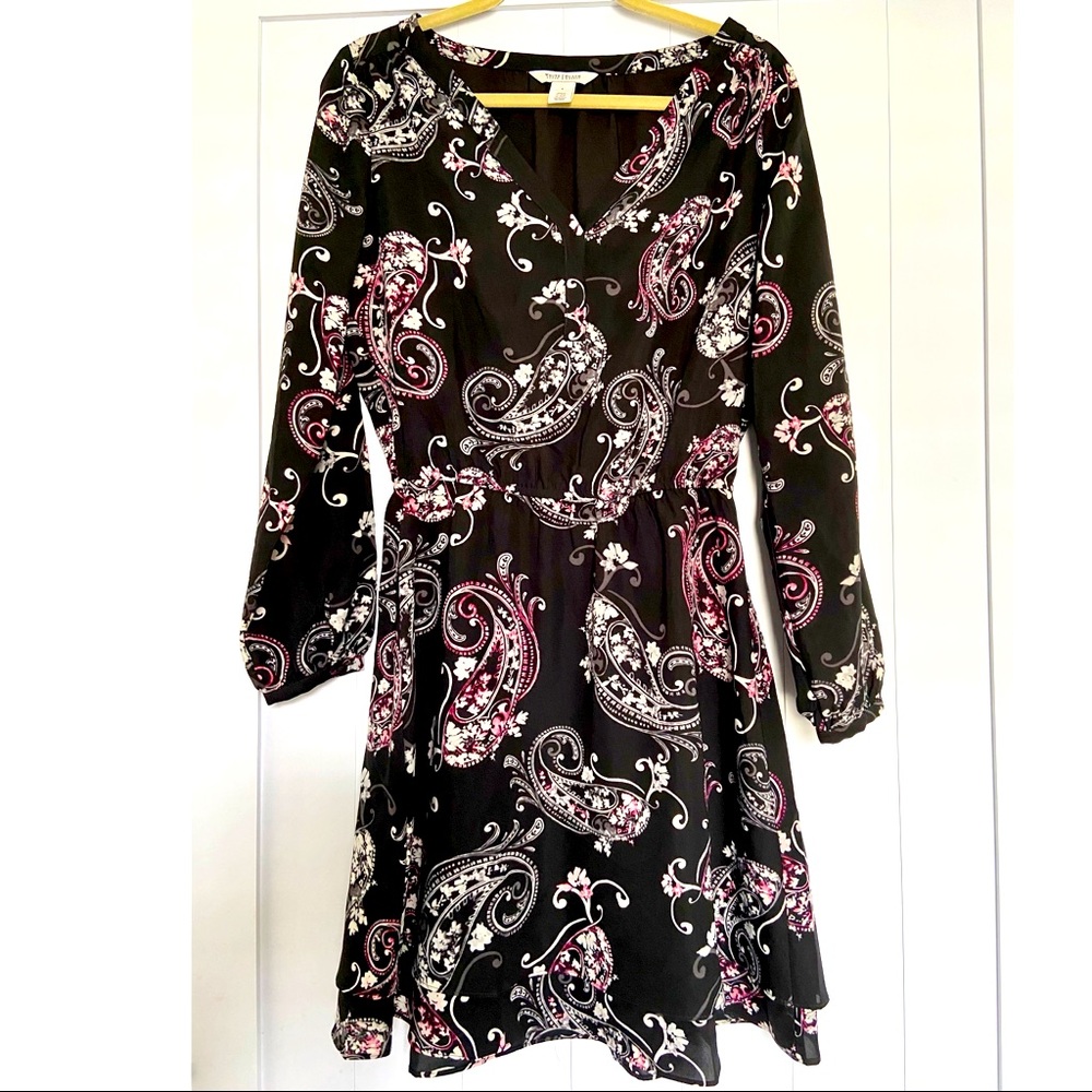 WHBM Paisley Print Long Sleeve V Neck Dress Size 4
